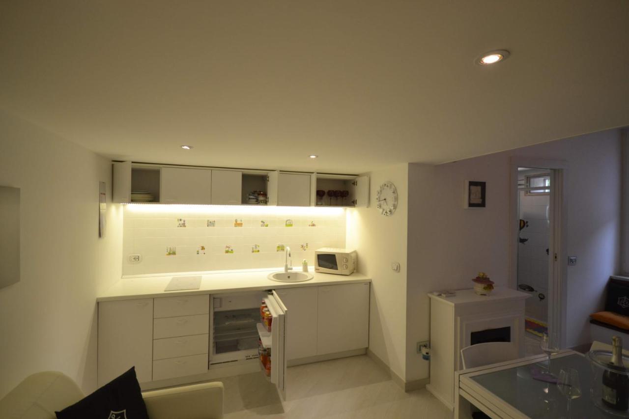 Golden Bay Bed & Breakfast ตรานิ ภายนอก รูปภาพ