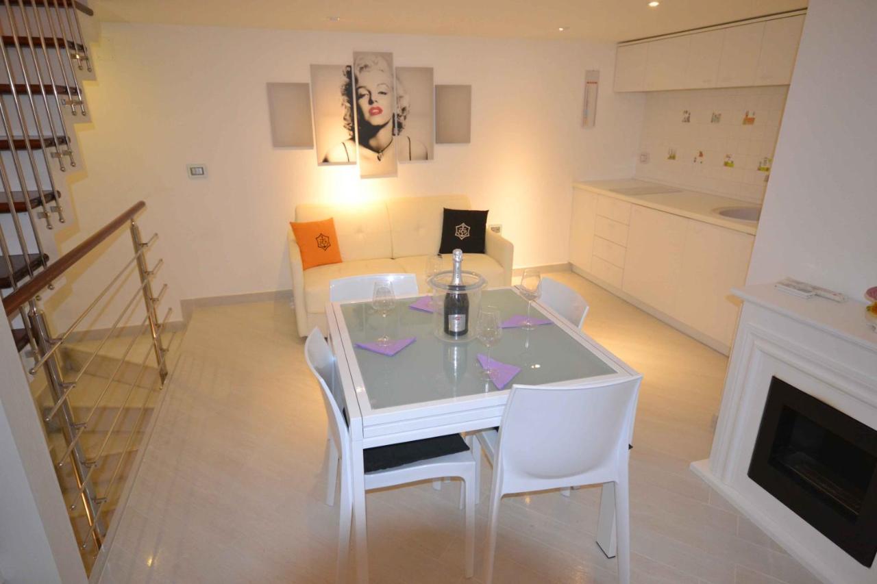 Golden Bay Bed & Breakfast ตรานิ ภายนอก รูปภาพ