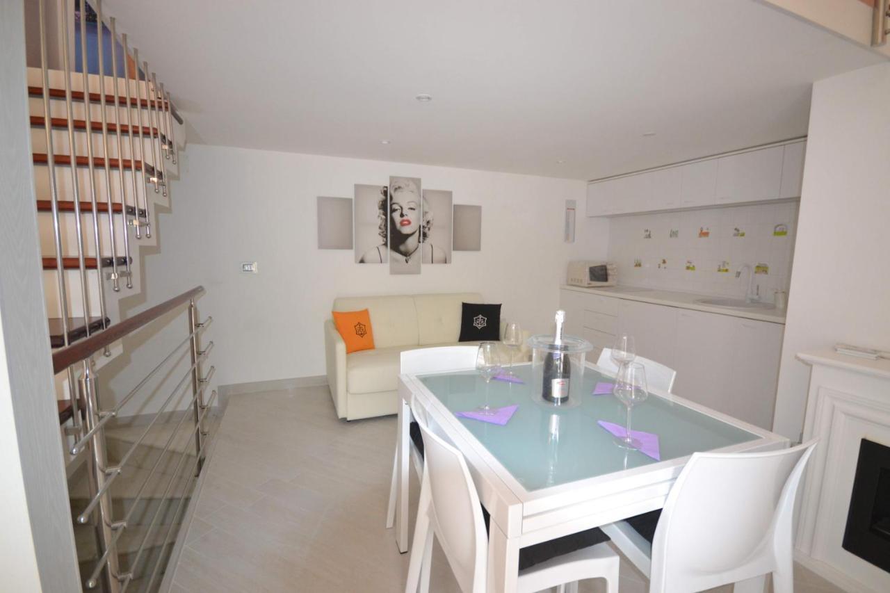 Golden Bay Bed & Breakfast ตรานิ ภายนอก รูปภาพ