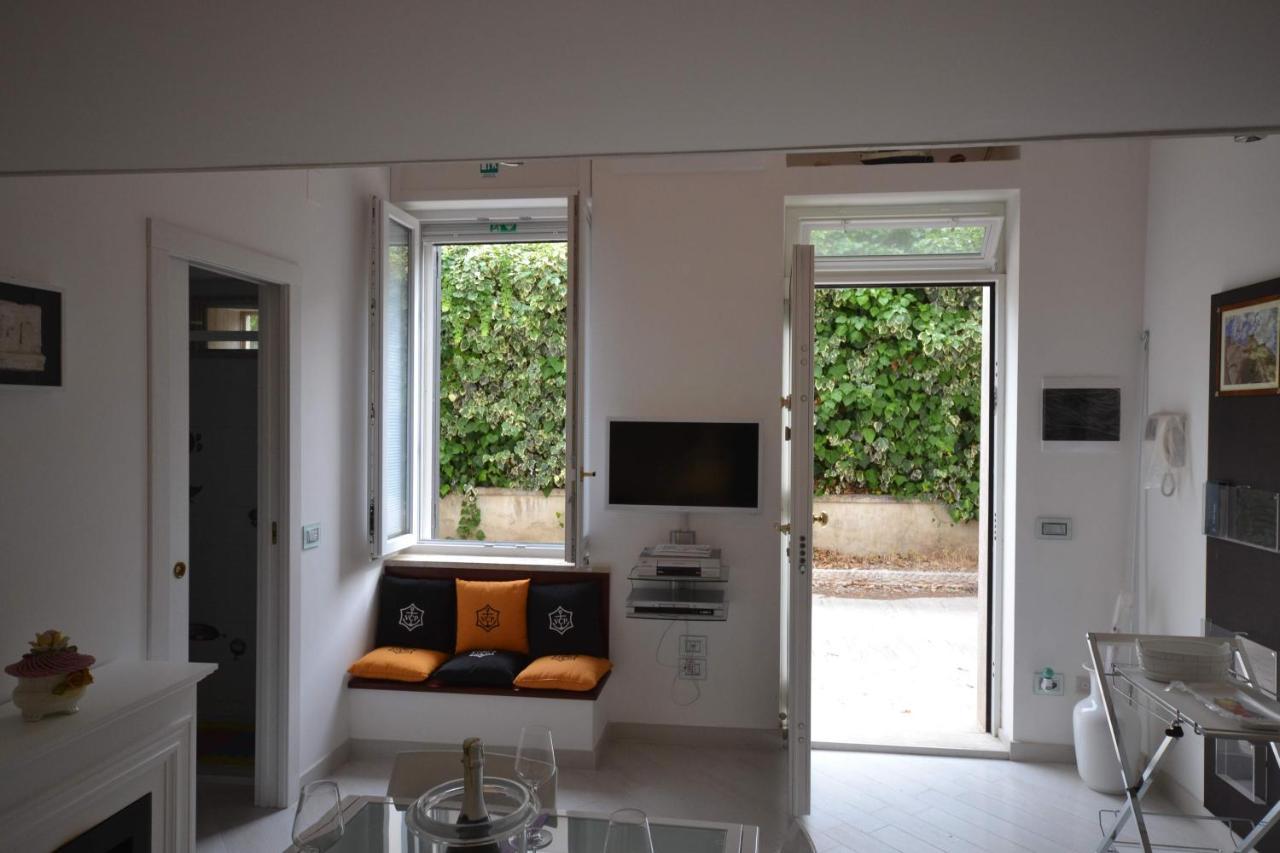 Golden Bay Bed & Breakfast ตรานิ ภายนอก รูปภาพ