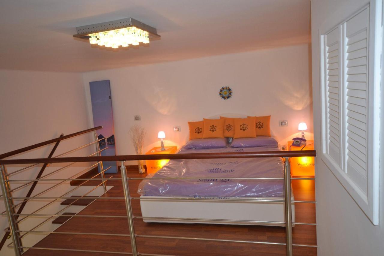 Golden Bay Bed & Breakfast ตรานิ ภายนอก รูปภาพ