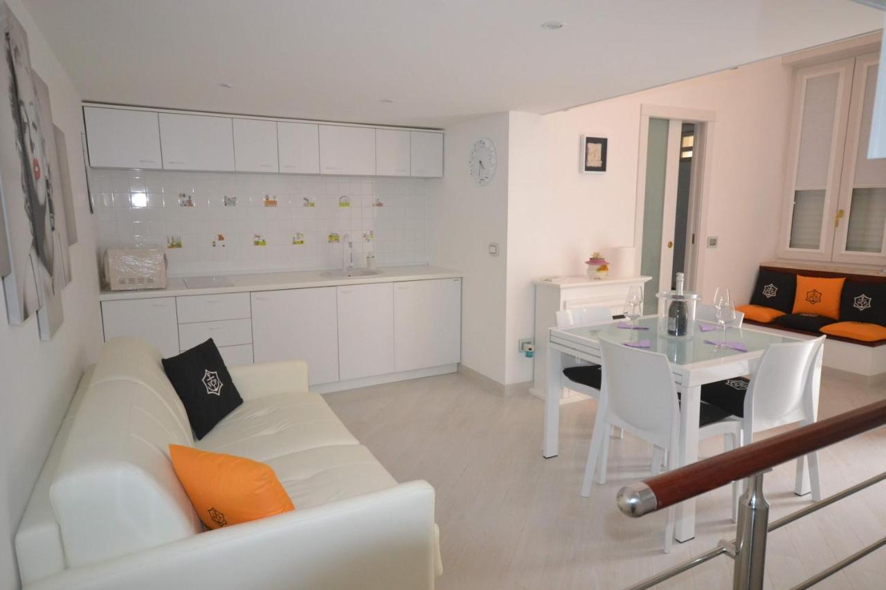 Golden Bay Bed & Breakfast ตรานิ ภายนอก รูปภาพ