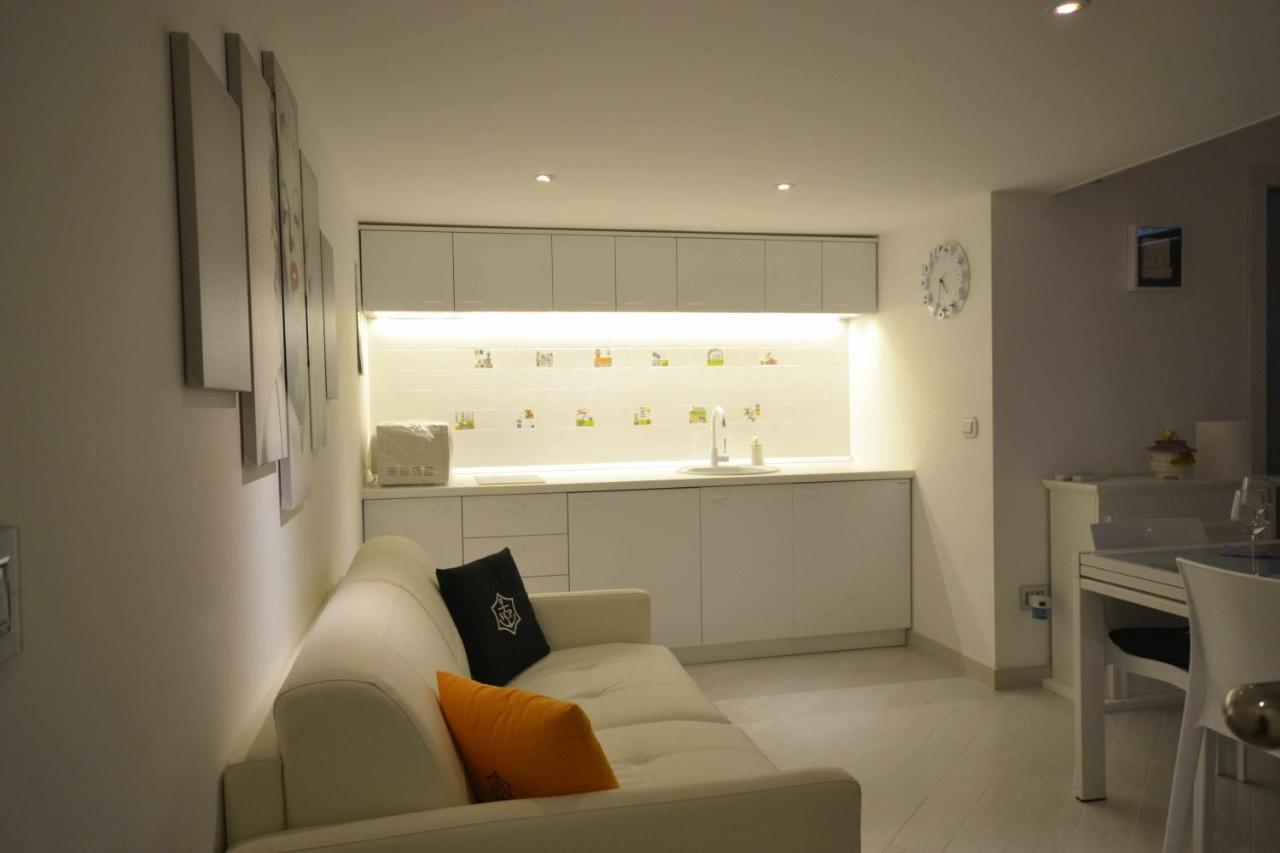 Golden Bay Bed & Breakfast ตรานิ ภายนอก รูปภาพ