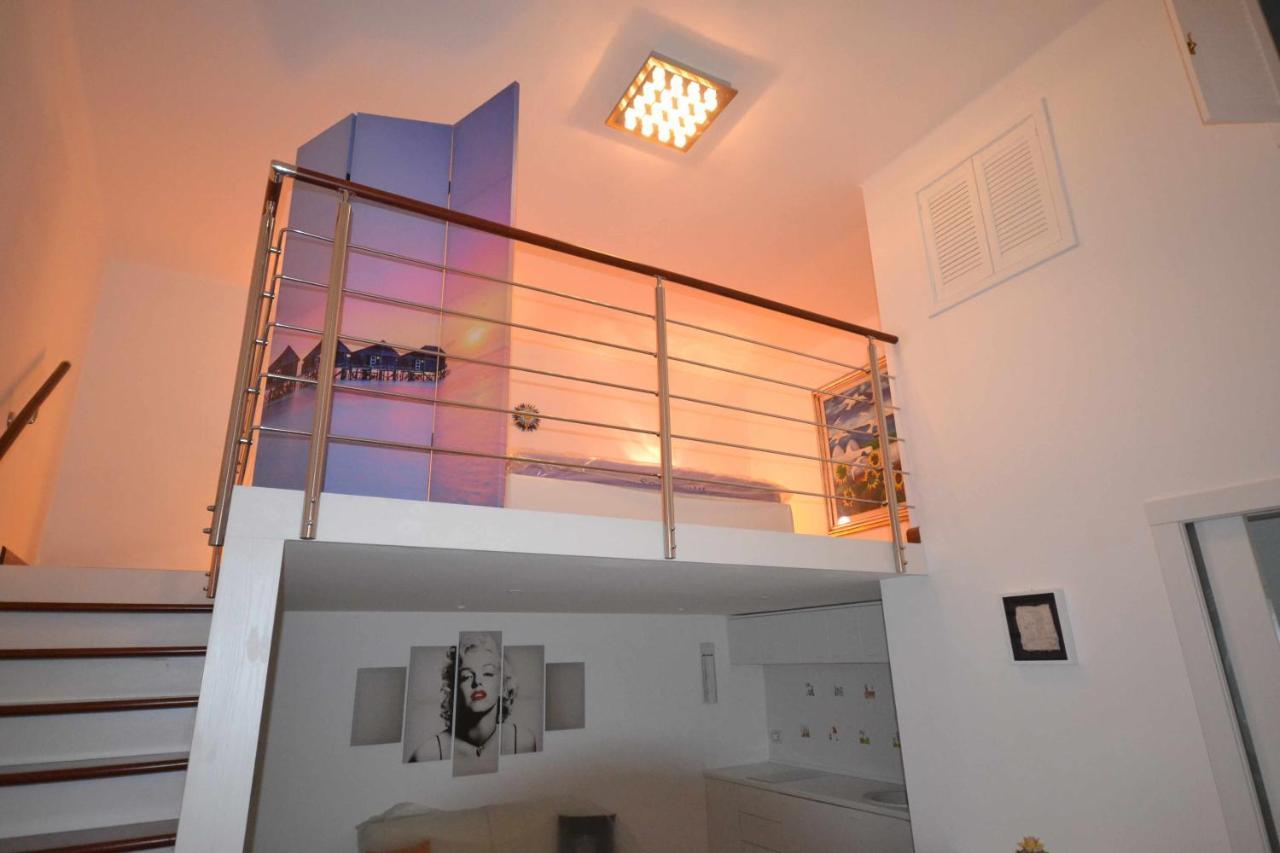 Golden Bay Bed & Breakfast ตรานิ ภายนอก รูปภาพ